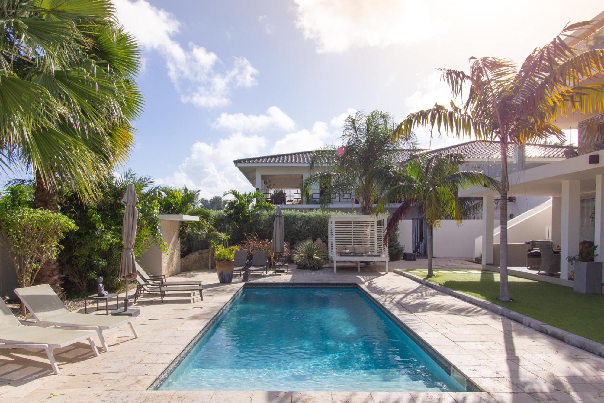 Goudhaen Luxury Private Apartments Jan Thiel Beach Exterior photo