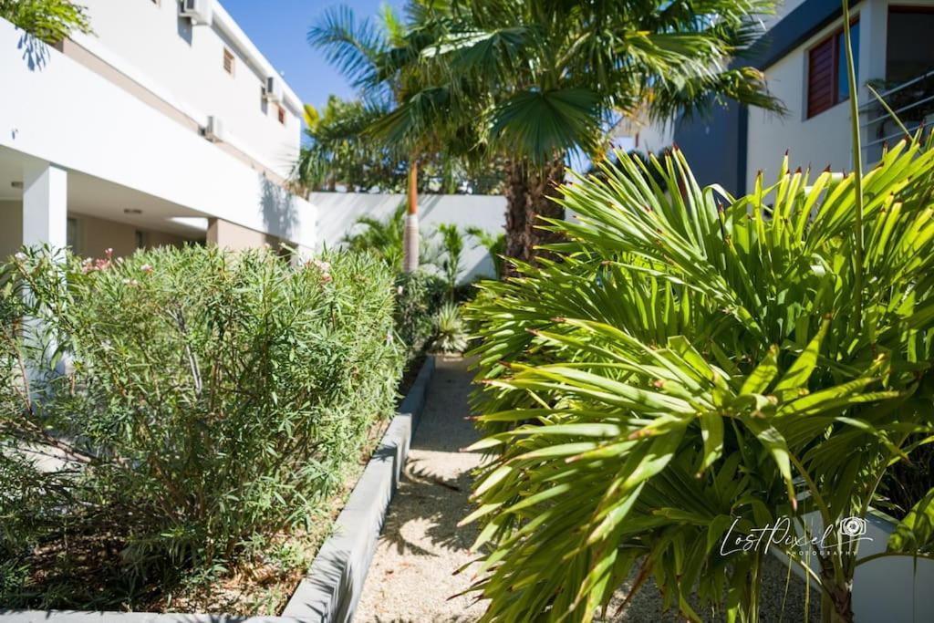 Goudhaen Luxury Private Apartments Jan Thiel Beach Exterior photo