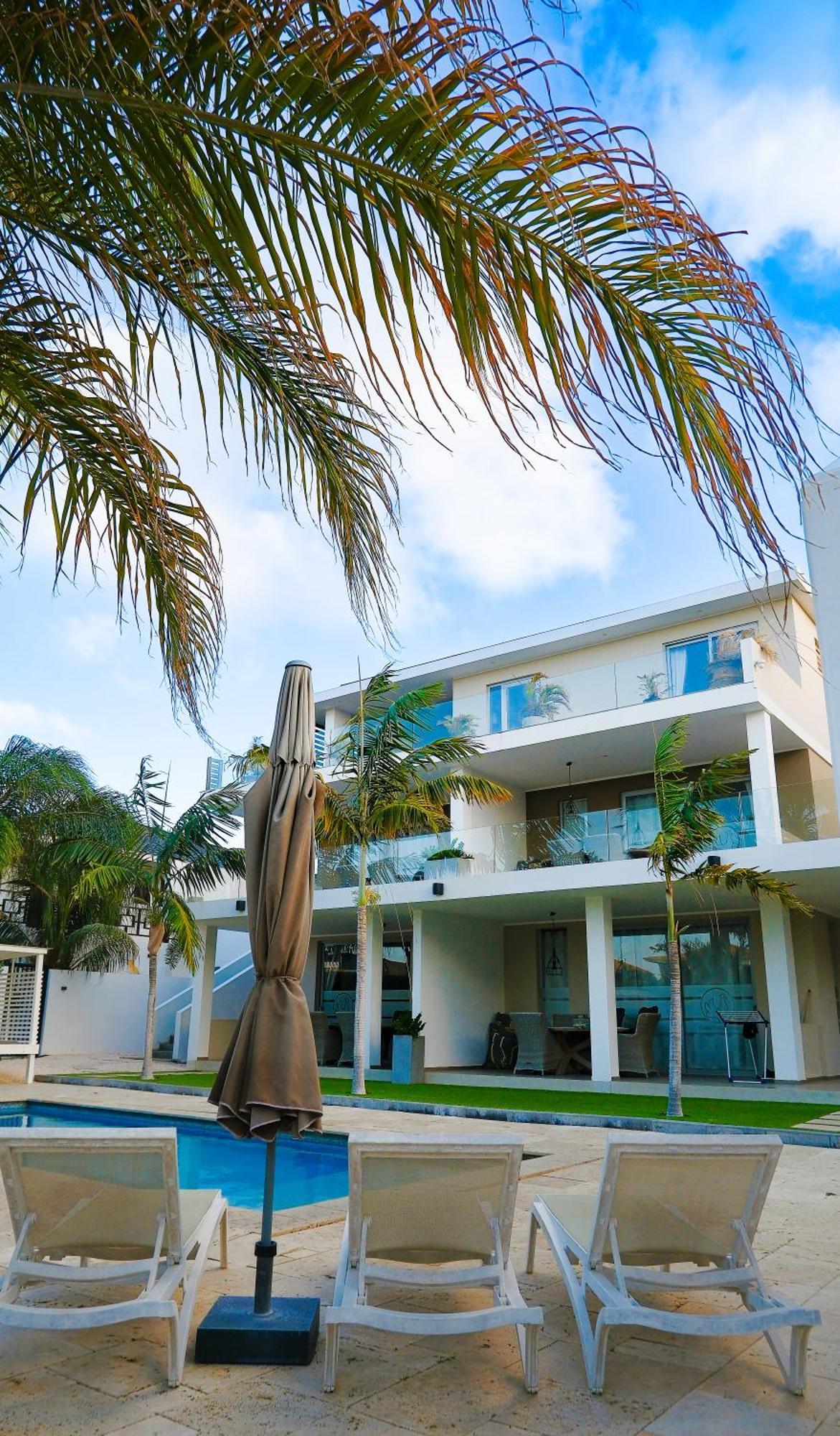 Goudhaen Luxury Private Apartments Jan Thiel Beach Exterior photo